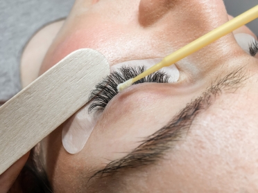  What Does the Process of Removing Individual Lash Extensions Involve? Tips and Recommended Products