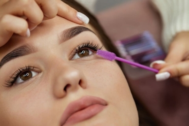 10 Marketing Tips for Promoting Eyelash Extension Salons on Social Media