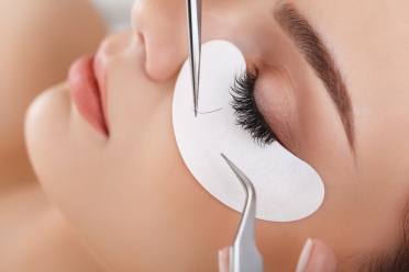 Individual Eyelash Extensions: Features and Application Techniques