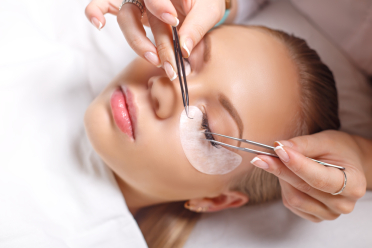 Top 5 Best Eyelash Extension Adhesives in 2024